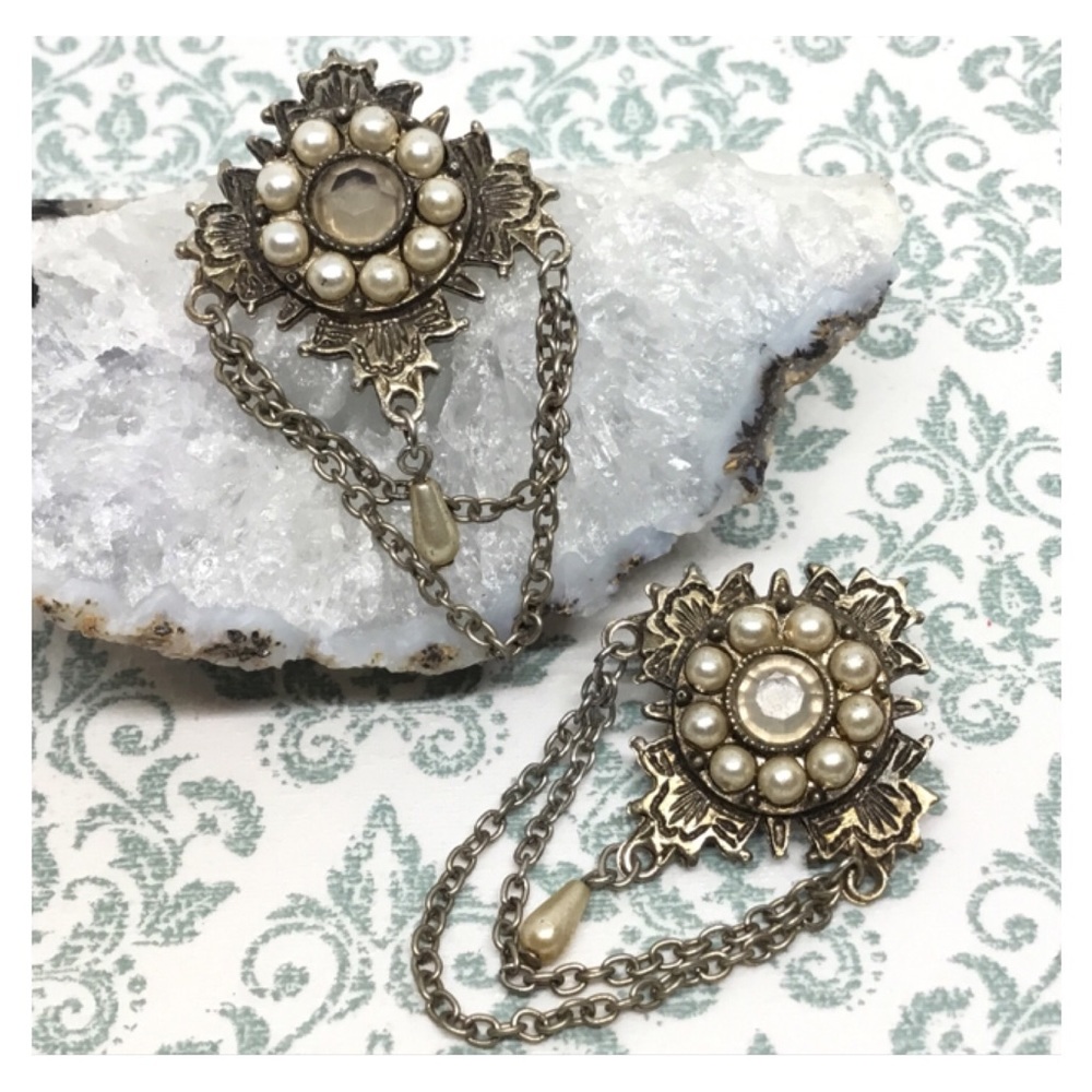 Vintage looking Silver Faux Pearl Studded Earrings
